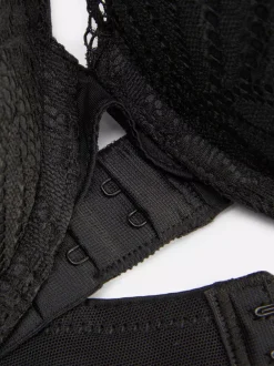 Primark Biustonosze<Koronkowy biustonosz typu maximiser o kroju bokserki