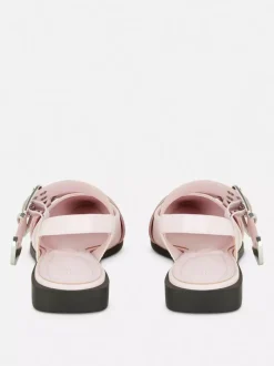 Primark Płaskie Buty<Płaskie spiczaste baleriny z paskiem z oczkami