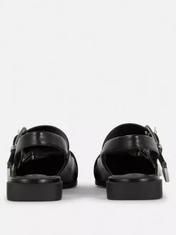 Primark Płaskie Buty<Płaskie spiczaste baleriny z paskiem z oczkami