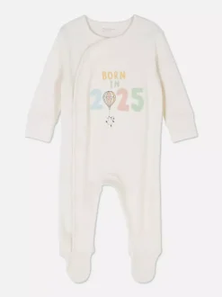 Primark Kaftaniki I Śpioszki<Tuftowane śpioszki z napisem Born in 2025