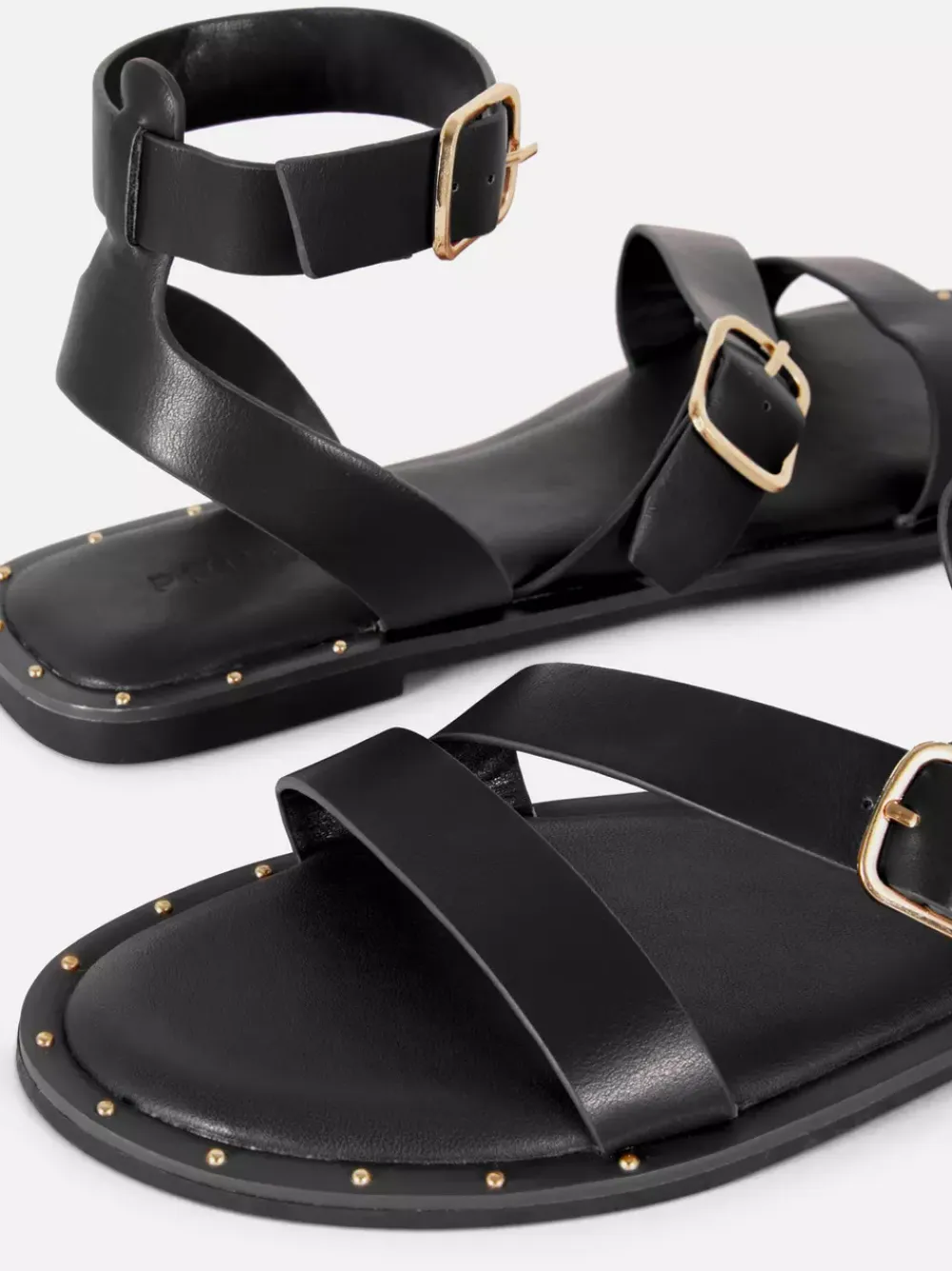 Primark Sandały<Asymetryczne sandały ze sztucznej skóry z ćwiekami
