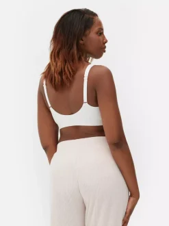 Primark Biustonosze<2 biustonosze dla amazonek z suwakiem, kampania nt. raka piersi