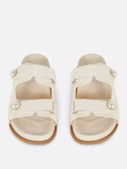 Primark Sandały<Płaskie sandały z perełkami