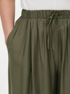 Primark Spodnie I Legginsy<Satynowe spodnie z prostą nogawką The Edit