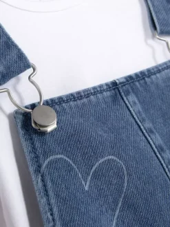 Primark Komplety I Gotowe Stroje<T-shirt i jeansowe ogrodniczki ze wzorem w serduszka