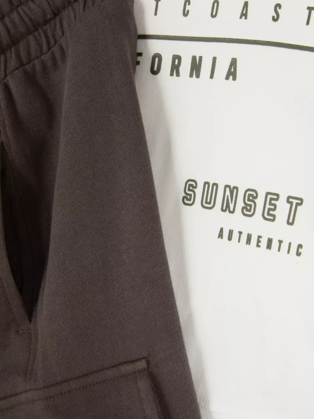 Dzieci Primark Komplety I Gotowe Stroje<T-shirt i spodenki bojówki z napisem Los Angeles