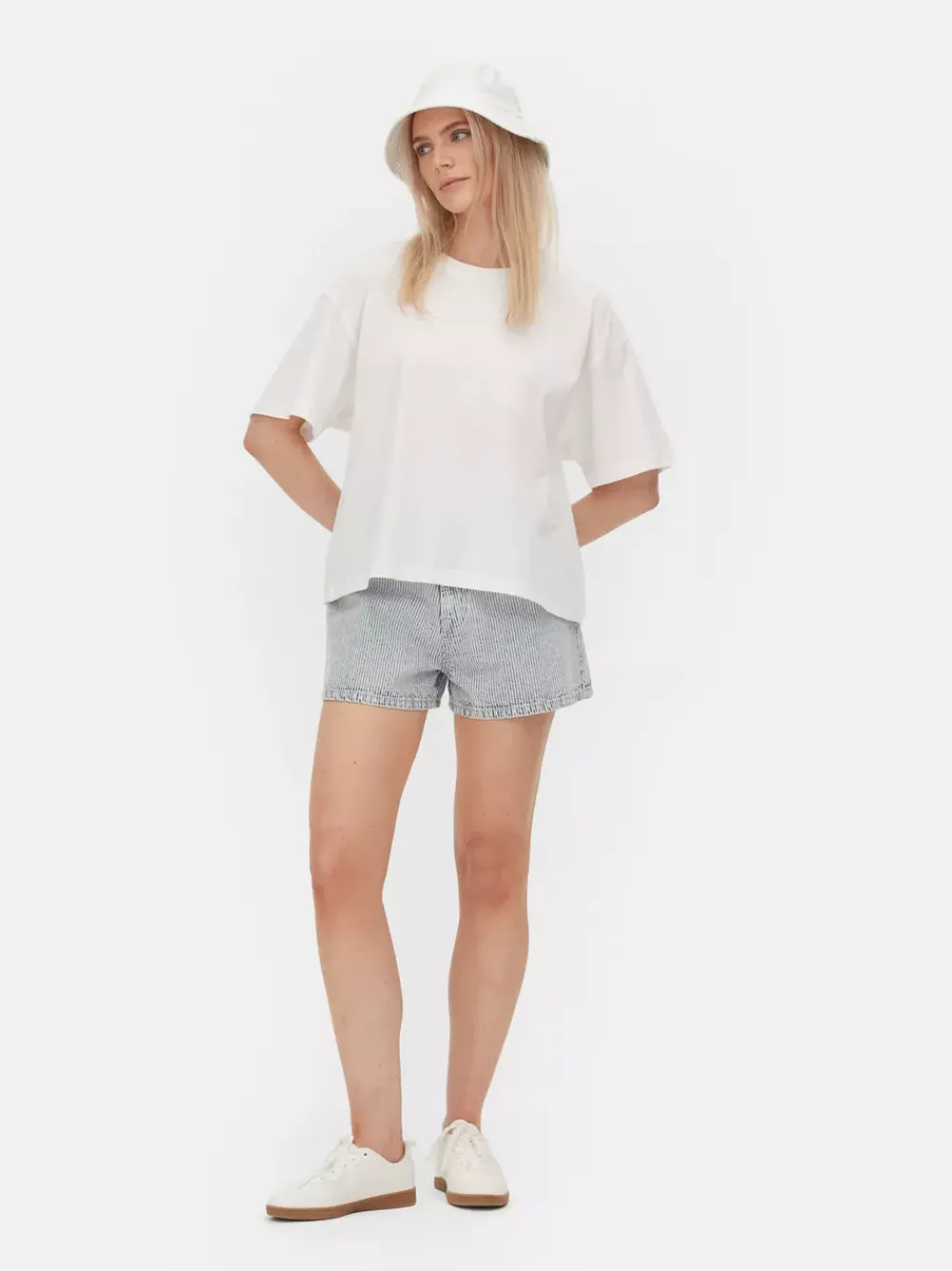 Primark Topy I T-Shirty<T-shirt o kwadratowym kroju